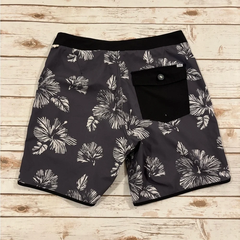 Vuori Men’s Cruise Board Shorts Gray Size 30